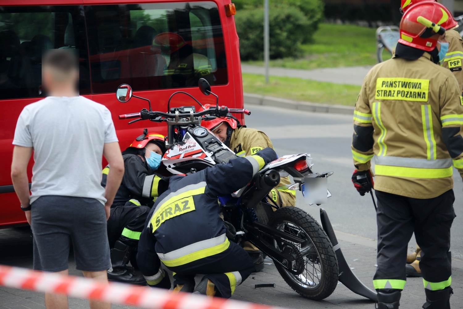 W wyniku zdarzenia ucierpiał kierowca motocykla