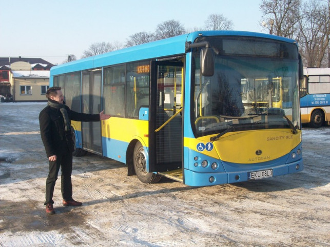 Nowy autobus - Zdjęcie główne