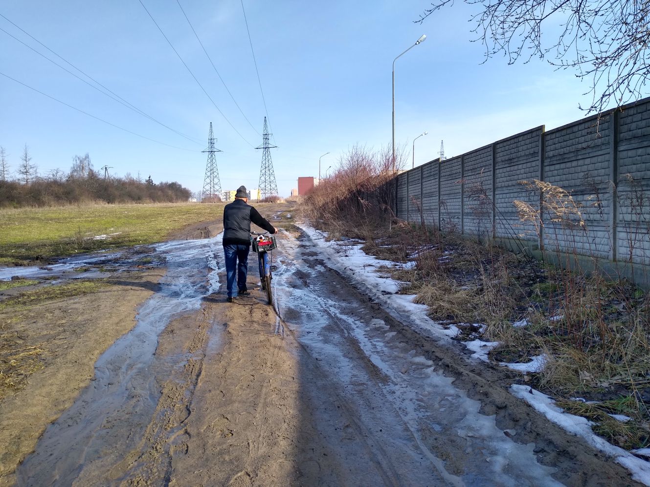 [FOTO] W Kutnie powstanie nowa ulica? "Mieszkańcy mogliby się sprzeciwić" - Zdjęcie główne