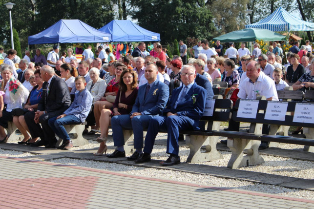 [WIELKA GALERIA] Dożynki w rytmie disco polo! Tłumy pod sceną, Krzyżanów świętuje - Zdjęcie główne