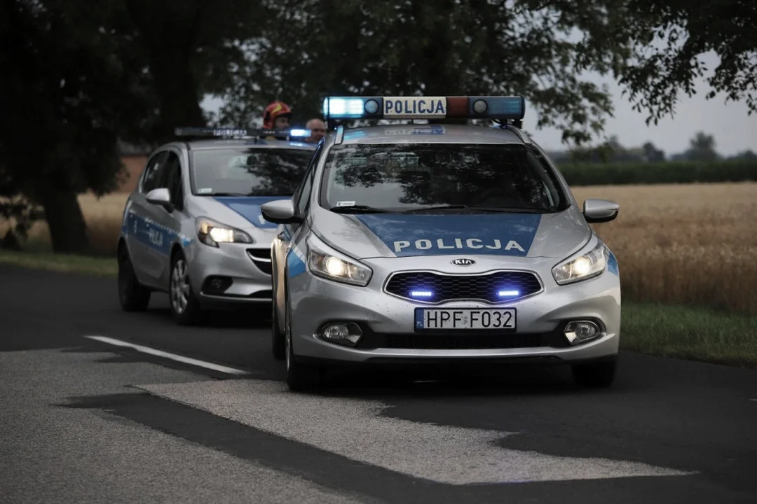 Policjanci "wyhamowali" młodego kierowcę. Mężczyzna stanie przed sądem za... - Zdjęcie główne