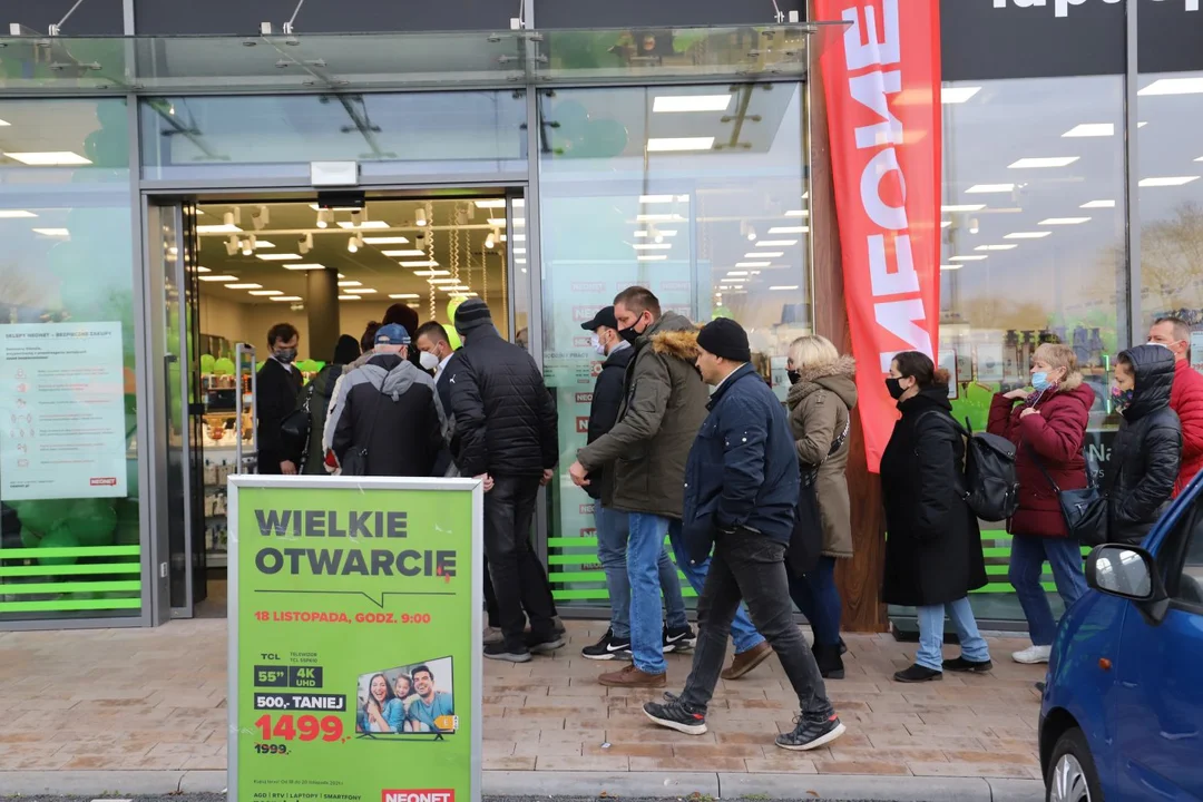 W pasażu S1 przy Żwirki i Wigury otworzono dziś sklep Neonet