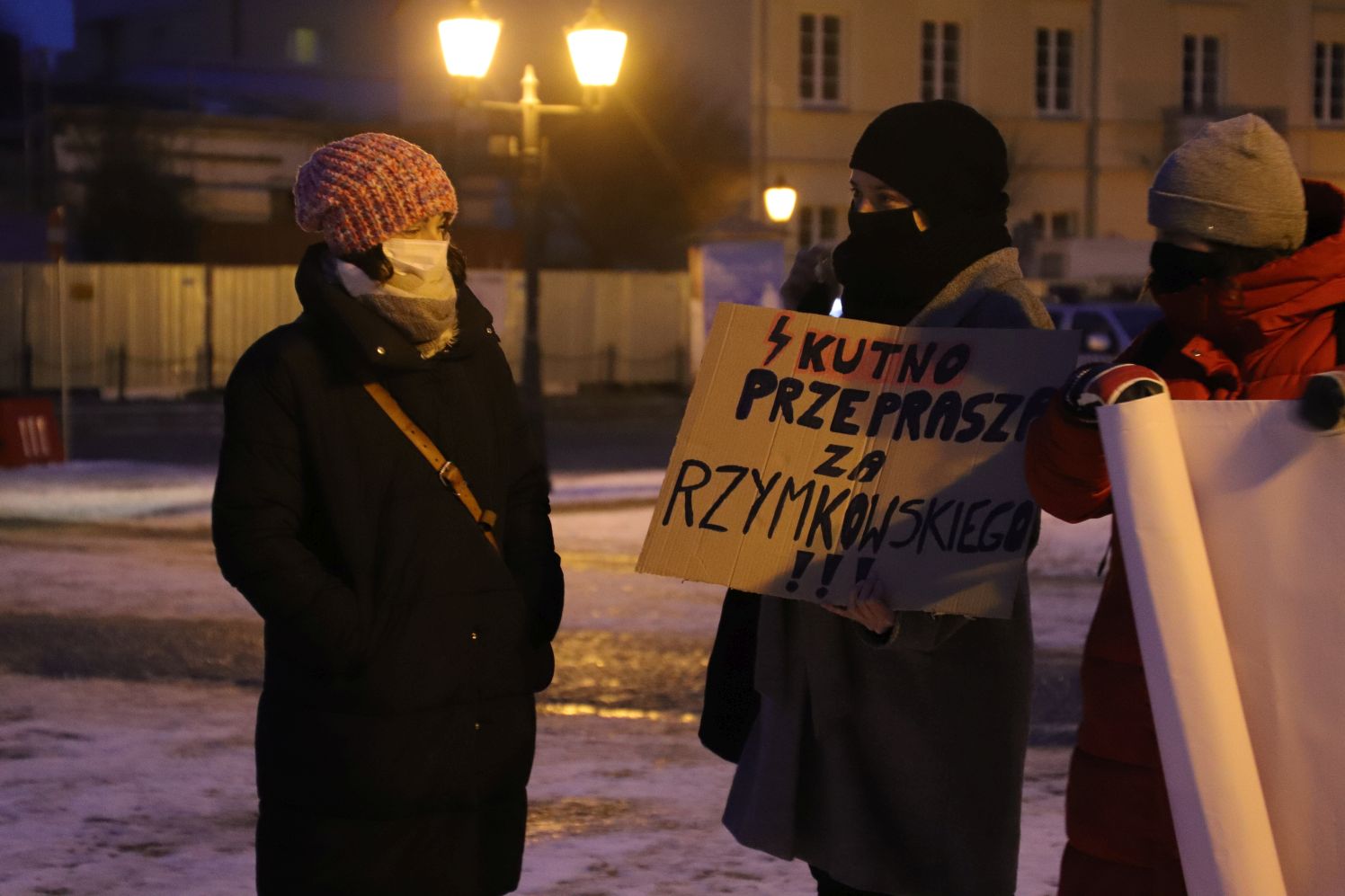 W trakcie kutnowskiego protestu słownie zaatakowano posła Woźniaka