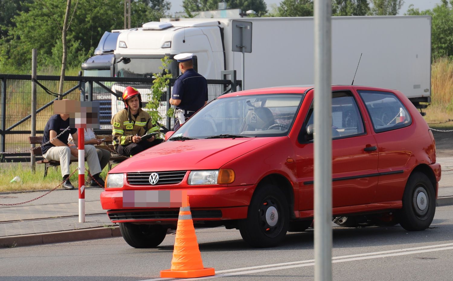 Na Żwirki i Wigury w Kutnie skuter zderzył się z osobówką