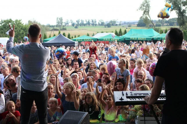 Gwiazdy disco-polo na dożynkach w powiecie kutnowskim! Sprawdź program imprezy - Zdjęcie główne