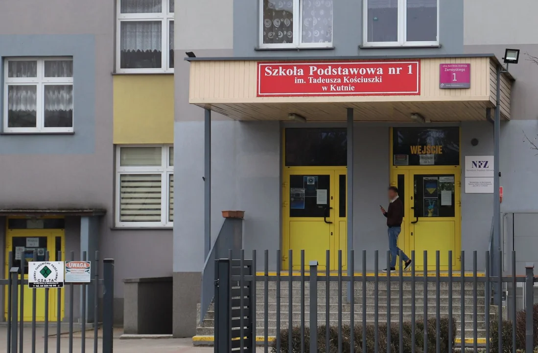 Problem z uchodźcami romskiego pochodzenia w SP nr 1? Urząd zapewnia, że wszystko jest pod kontrolą - Zdjęcie główne