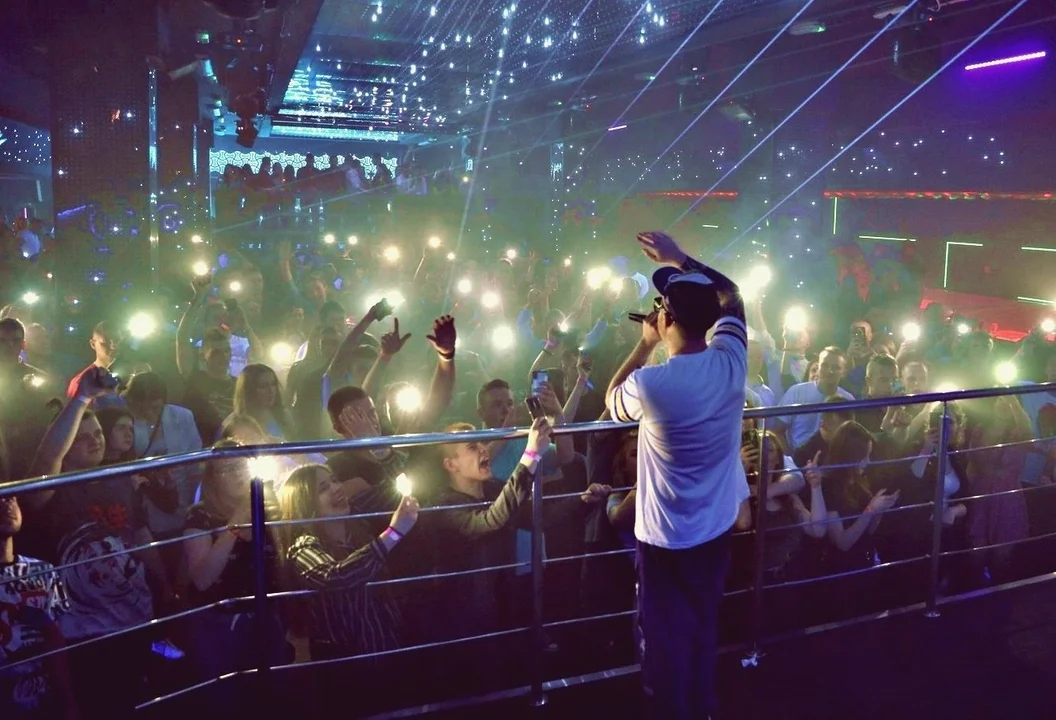 Klub zaprasza na darmową imprezę, zagrają gwiazdy disco! "To nasza odpowiedź na rosnącą inflację" [FOTO] - Zdjęcie główne