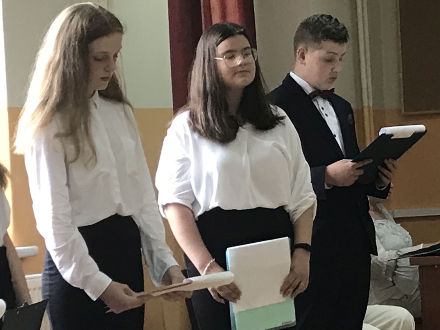 Pożegnanie absolwentów Szkoły Podstawowej we Wroczynach 