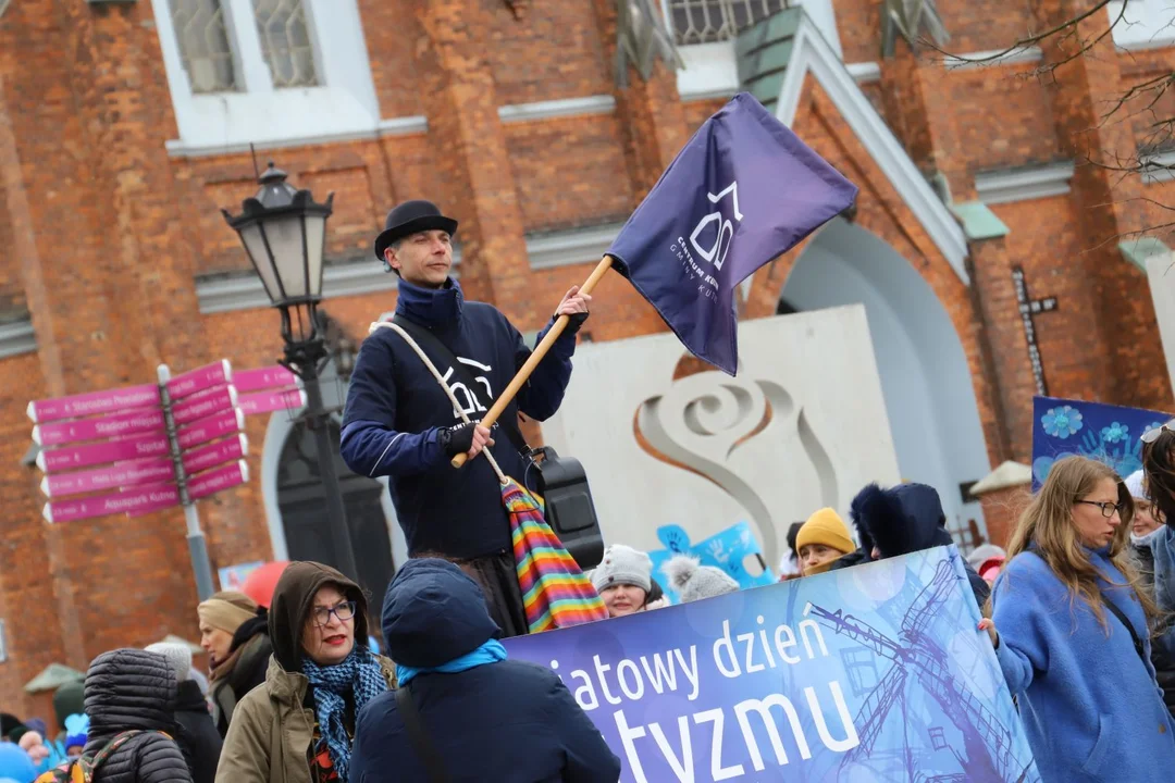 Z okazji Światowego Dnia Świadomości Autyzmu ulicami Kutna przeszedł dziś Niebieski Marsz