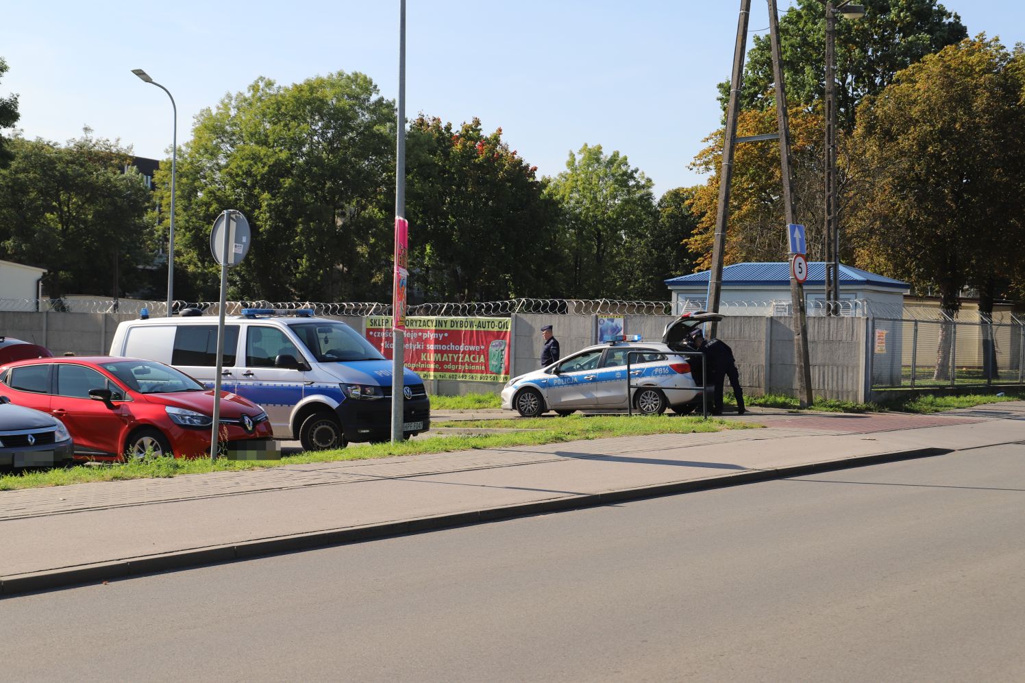 Obok jednej z Biedronek z Kutnie doszło do potrącenia pieszej