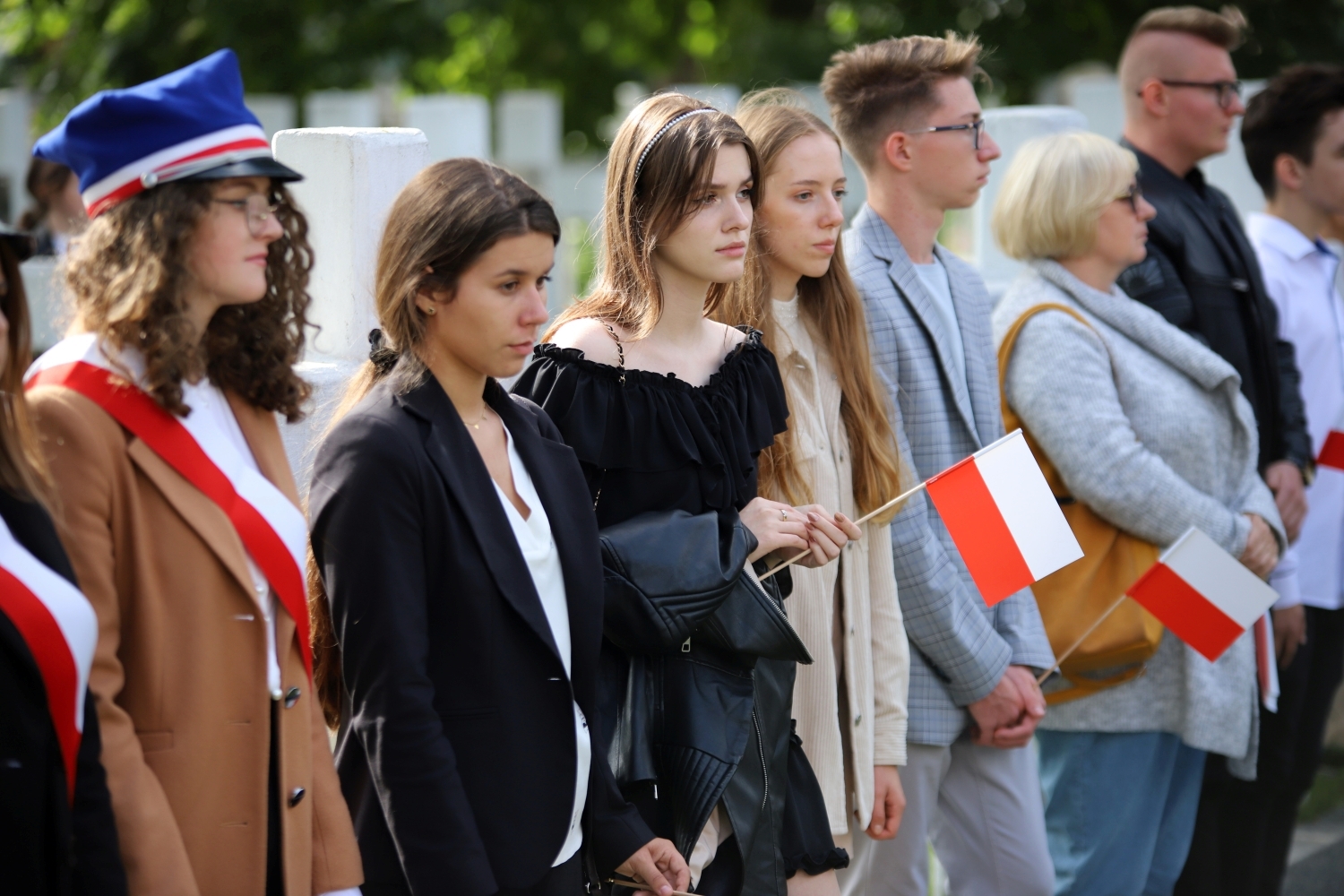 Przy pomniku poległych harcerzy i żołnierzy Wojska Polskiego zebrały się władze Powiatu Kutnowskiego, poczty sztandarowe i delegacje powiatowych służb, instytucji i szkół i placówek