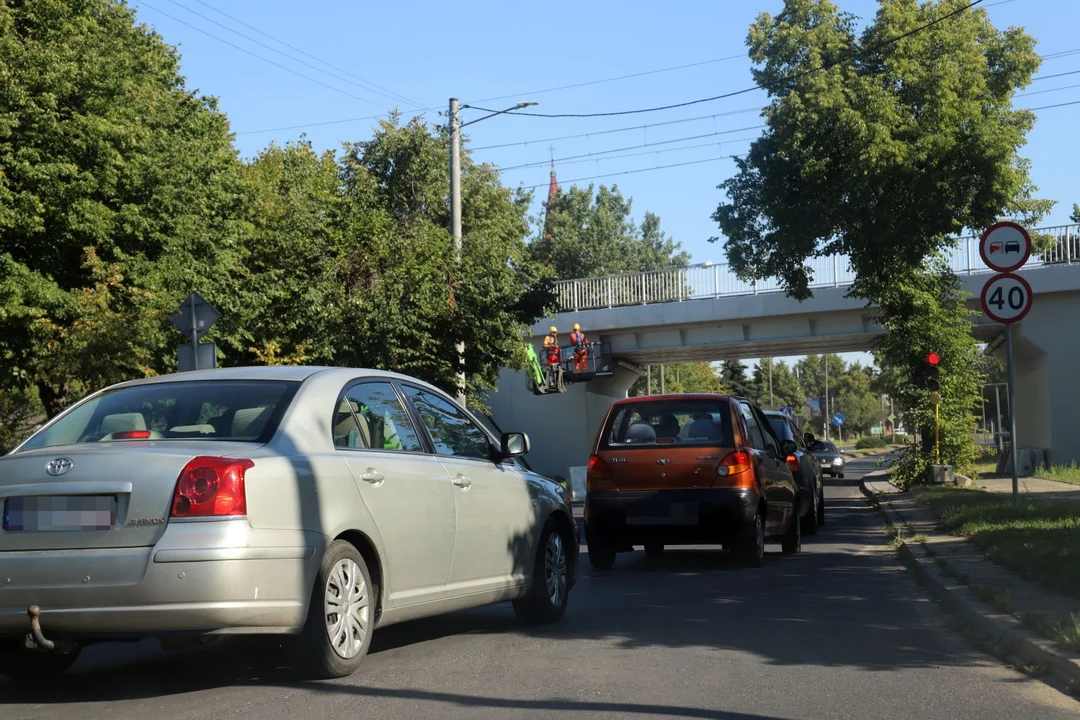 Wróciły utrudnienia na Troczewskiego. Pod wiaduktem znów ruch wahadłowy i działająca sygnalizacja [ZDJĘCIA] - Zdjęcie główne