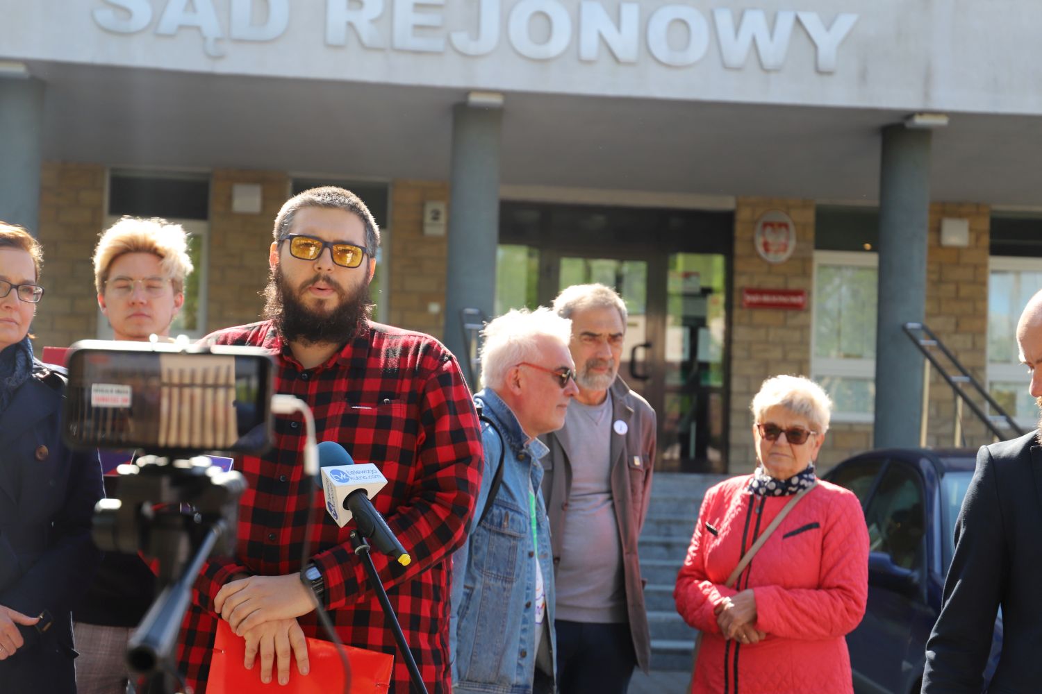 Sebastian Walczak organizował strajki kobiet w Kutnie. Dziś stanął przed sądem