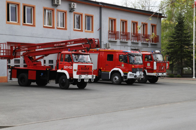 Sześciu strażaków odizolowanych. Czekają na wyniki testu, trwa dezynfekcja komendy - Zdjęcie główne