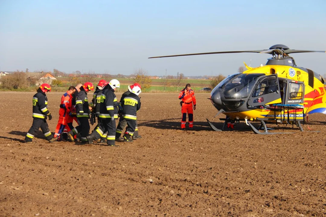 Wypadek w powiecie kutnowskim. Lądował śmigłowiec pogotowia - Zdjęcie główne