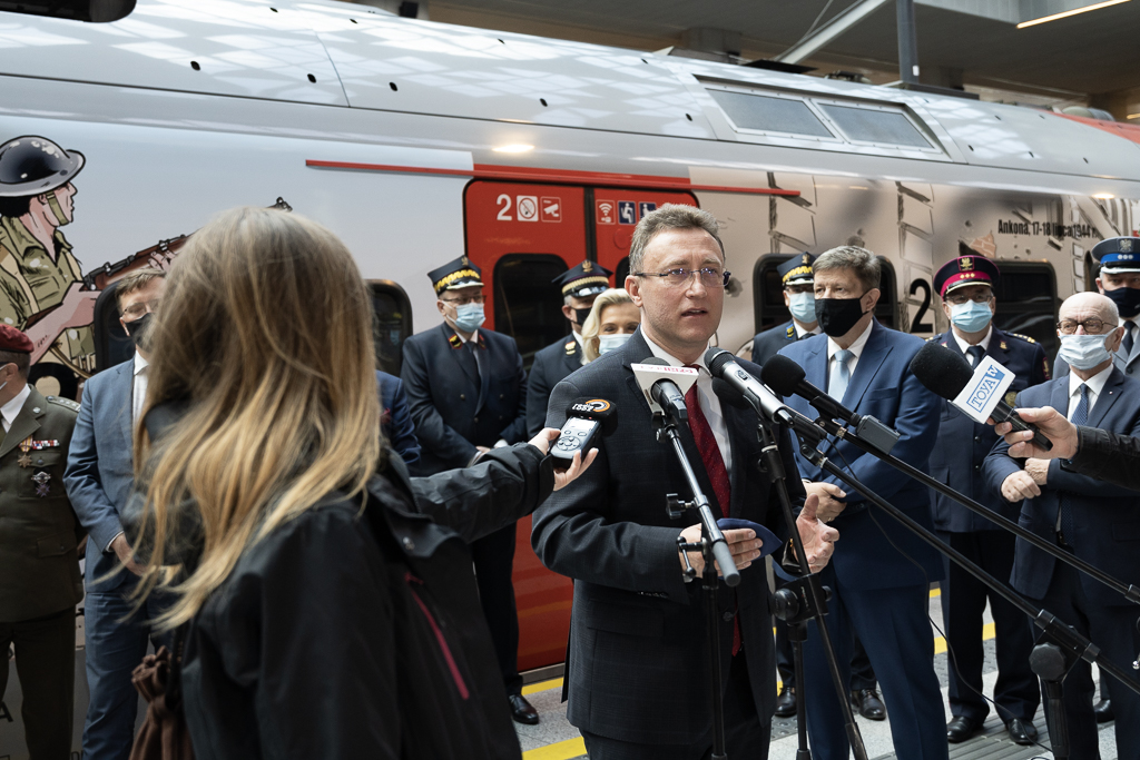 Jeden z pociągów Łódzkiej Kolei Aglomeracyjnej uroczyście otrzymał imię „Anders”