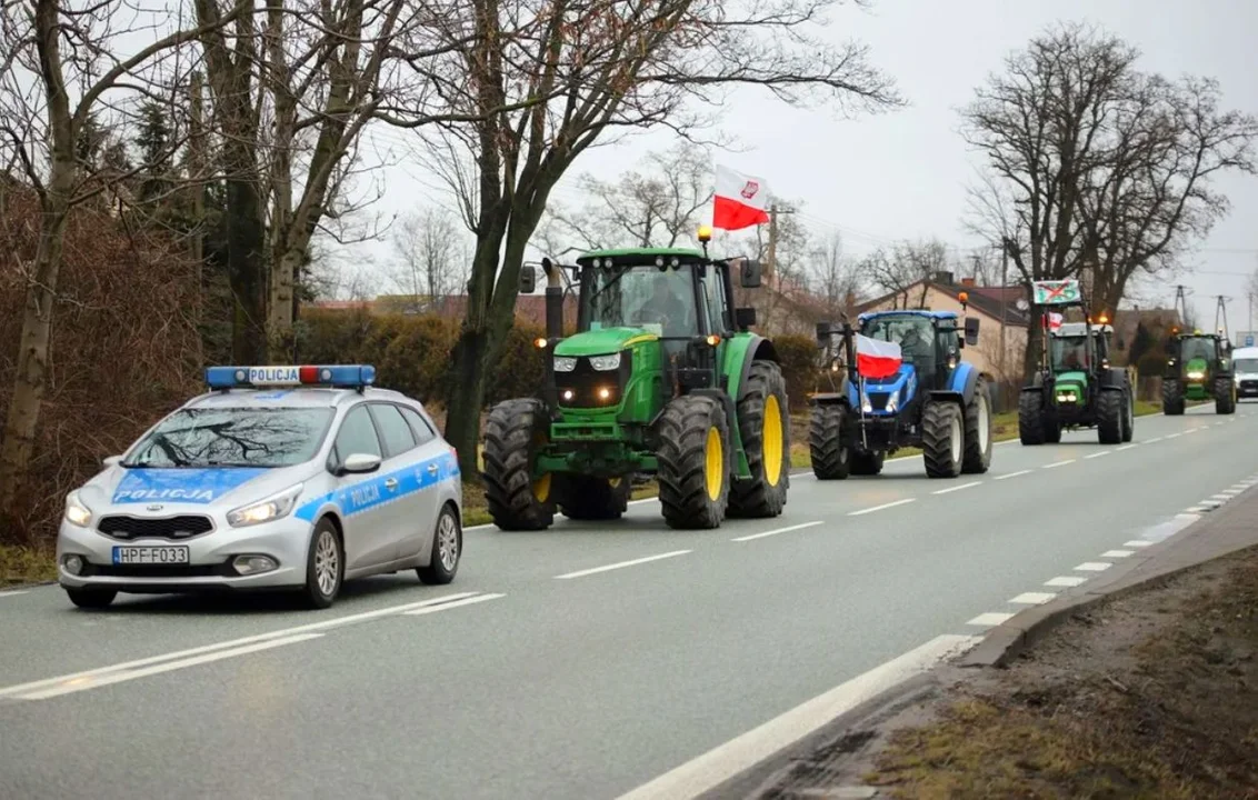 Uwaga, rolnicy z powiatu kutnowskiego zablokują drogę. Znamy trasę przejazdu - Zdjęcie główne