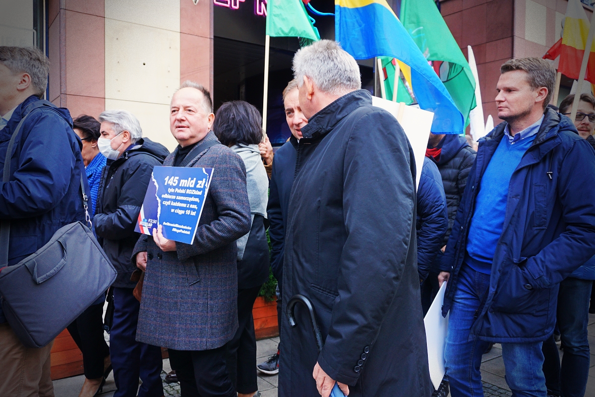 Samorządowcy protestowali przeciwko Polskiemu Ładowi 