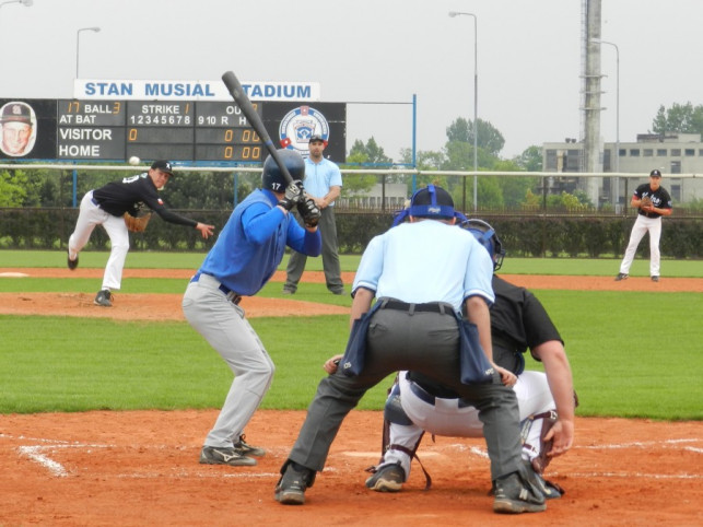 Baseballiści grają o brąz - Zdjęcie główne
