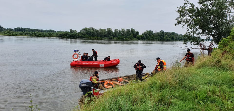 Trwają poszukiwania starosty płockiego, który wpadł do rzeki