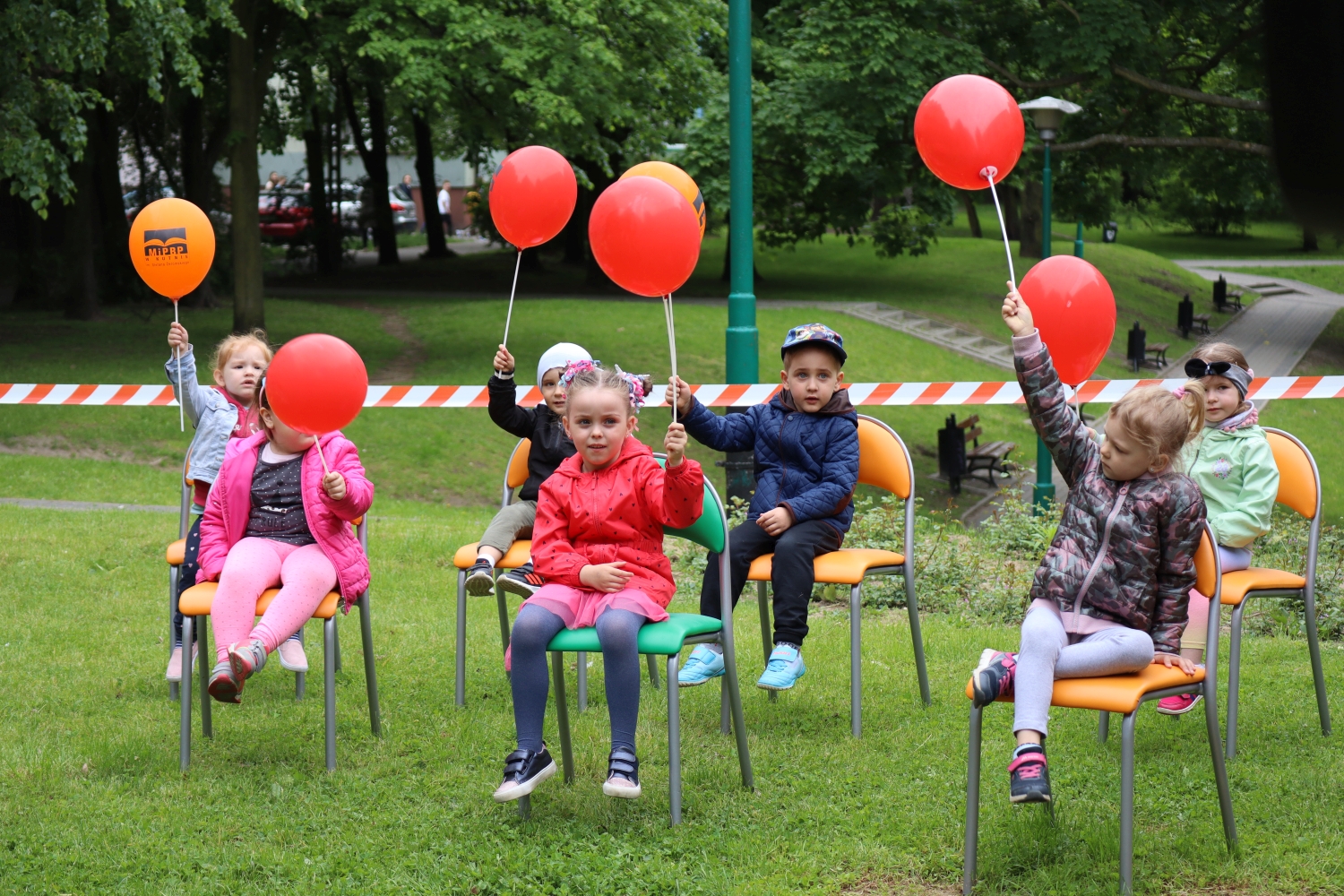 Biblioteka czytała najmłodszym na Dzień Dziecka [ZDJĘCIA]  - Zdjęcie główne