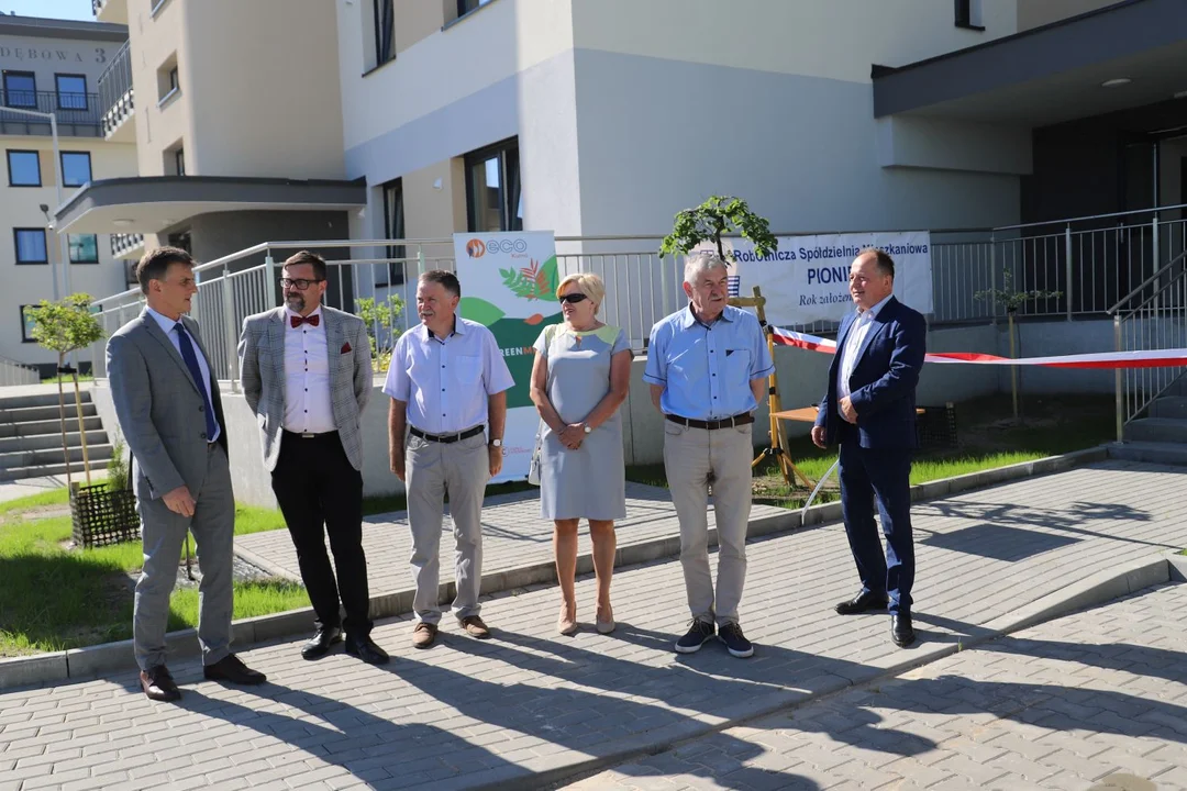 RSM Pionier przekazał klucze do mieszkań w budynku przy Dębowej 1 na kutnowskim Łąkoszynie