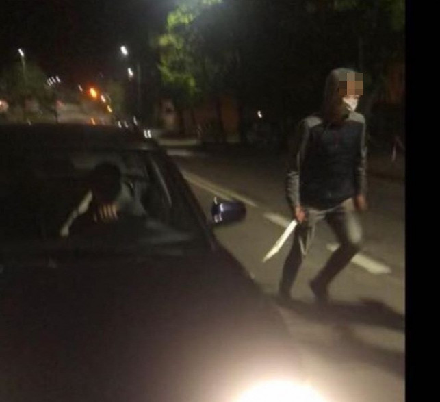 Brutalny atak z użyciem… maczety! Mężczyzna raniony w głowę - Zdjęcie główne