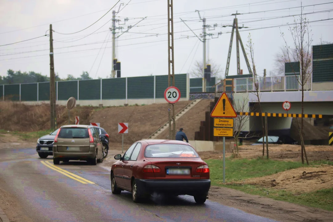 Kierowcy mogą odetchnąć z ulgą. Przejazd na Józefowie już otwarty! [ZDJĘCIA] - Zdjęcie główne