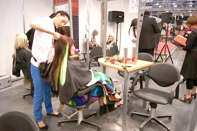 O przedłużaniu włosów wie wszystko - Zdjęcie główne