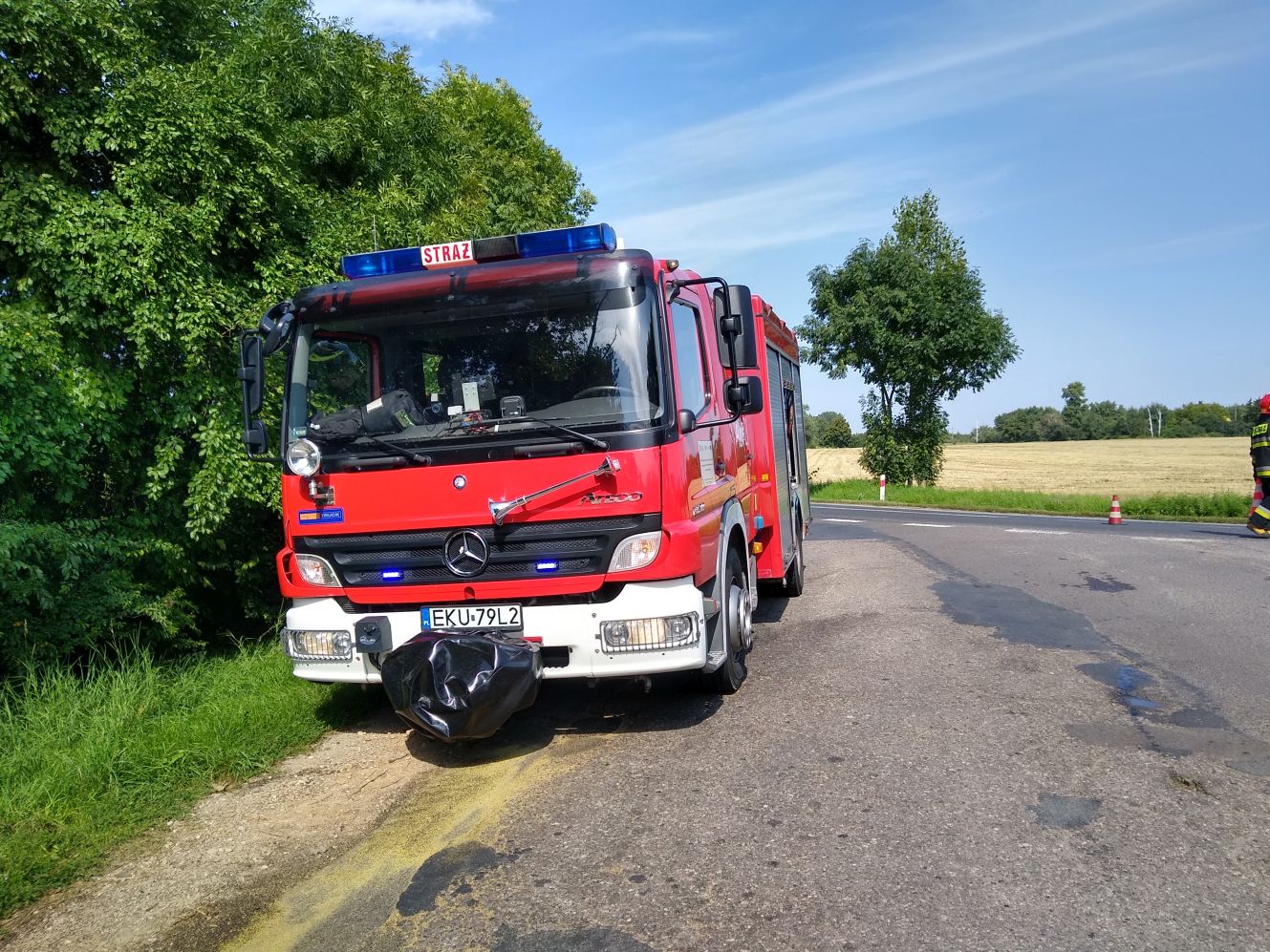 Pod Kutnem trwa akcja straży pożarnej, obecni są także policjanci