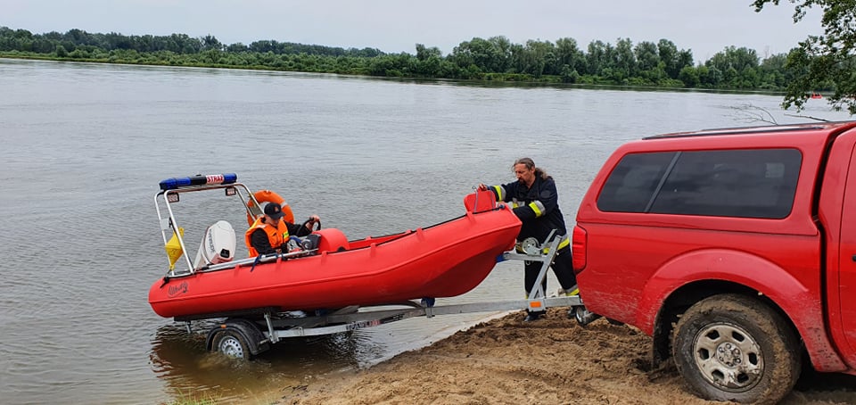 Trwają poszukiwania starosty płockiego, który wpadł do rzeki