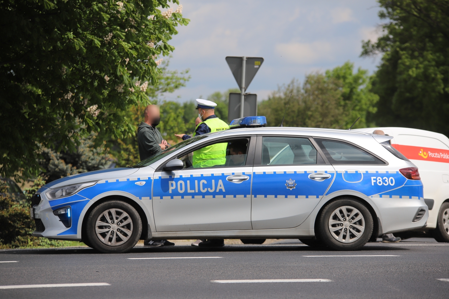 Na Sklęczkowskiej zderzyły się ze sobą dwa auta