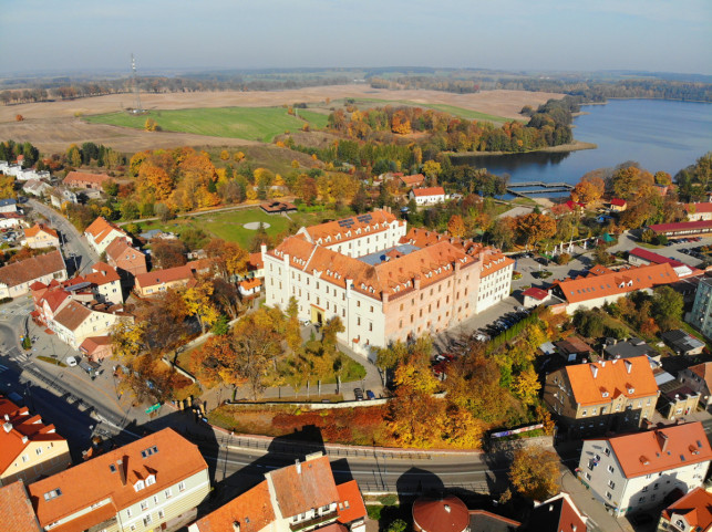 Spotkanie biznesowe w jesiennej oprawie – gdzie i jak je zorganizować? - Zdjęcie główne
