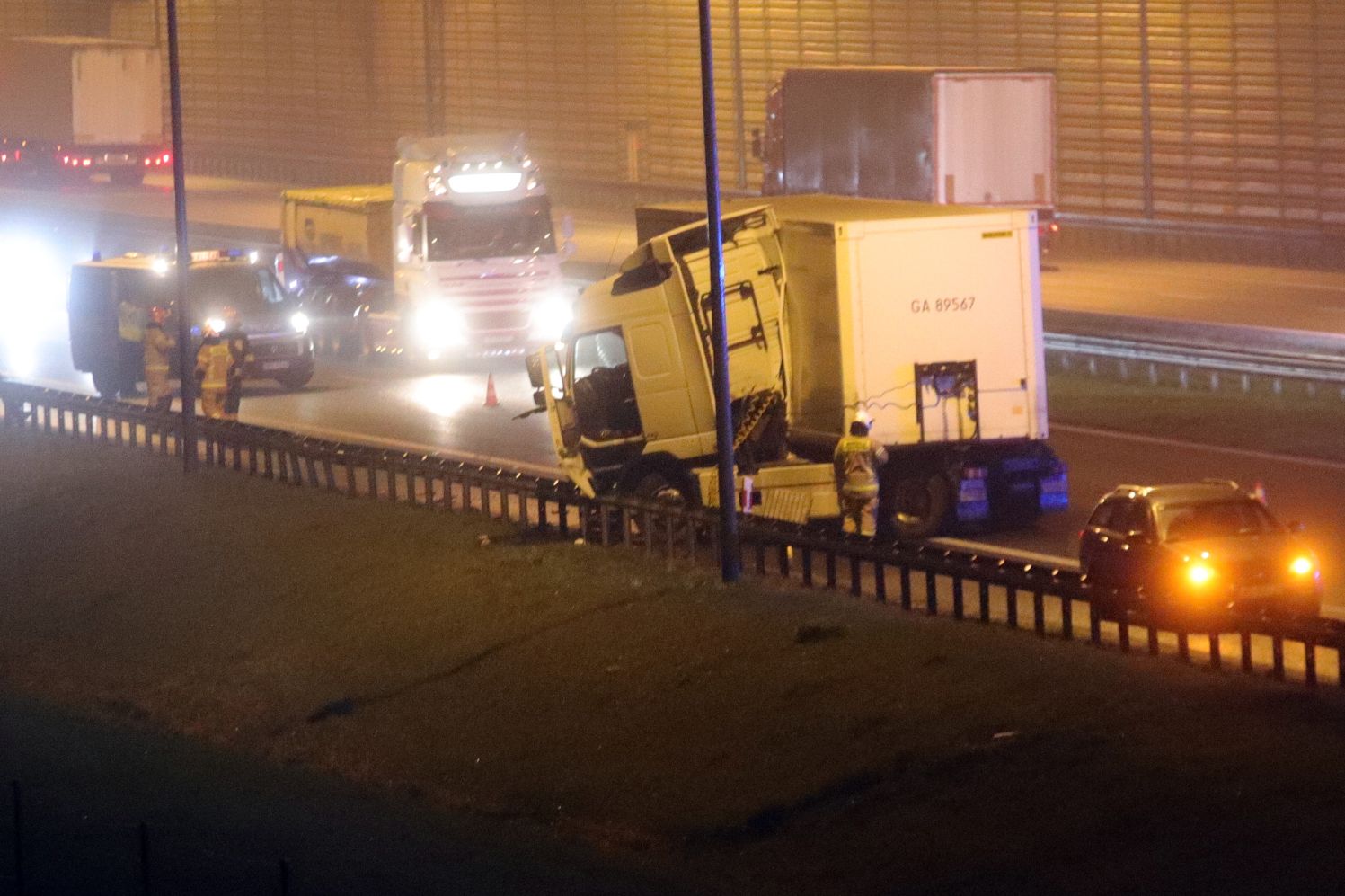 Na autostradzie pod Kutnem rozbił się samochód ciężarowy