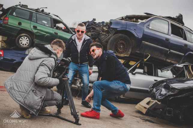 Disco polo na złomowisku - Zdjęcie główne
