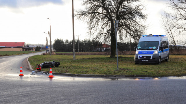 [ZDJĘCIA] Wypadek w Kuczkowie - dwie osoby ranne! - Zdjęcie główne