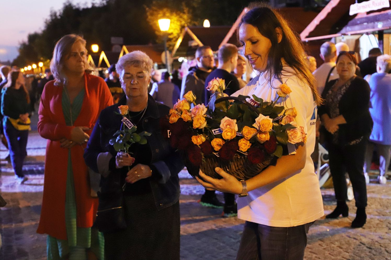 Świętujemy razem z Wami! Rozdaliśmy pachnące gazety i aż 500 róż, wszystko oczywiście z okazji kutnowskiego Święta Róży