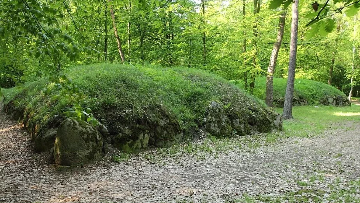 Te grobowce są starsze od piramid w Egipcie. Znajdują się w centrum Polski