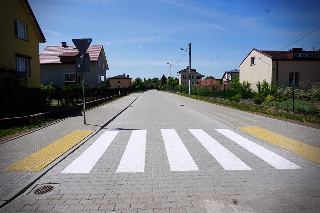 Koniec z błotem i dziurawymi drogami. Kolejne kutnowskie ulice wyremontowane [ZDJĘCIA]  - Zdjęcie główne