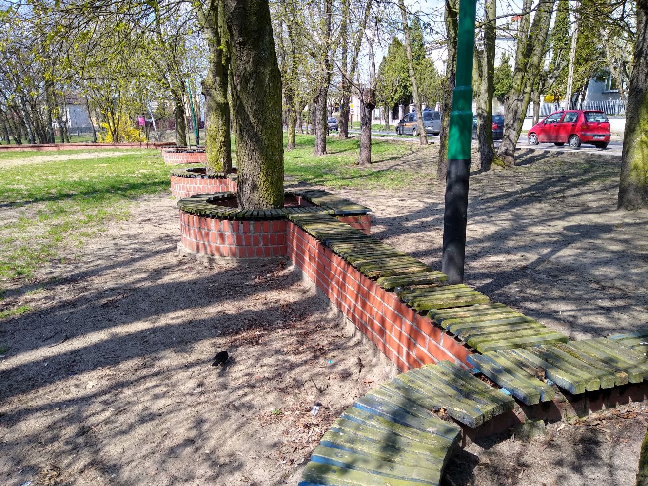 Teren w kutnowskim parku Traugutta jest zarezerwowany pod rozbudowę biblioteki