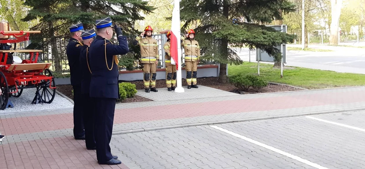 Kutnowscy strażacy uczcili Dzień Flagi Państwowej