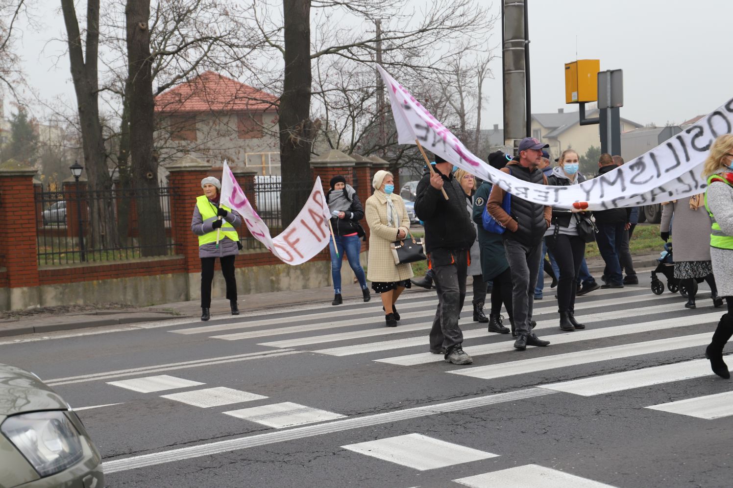 W piątek mieszkańcy gminy Bedlno (pow. kutnowski) protestowali żądając poprawy bezpieczeństwa po niedawnym śmiertelnym wypadku