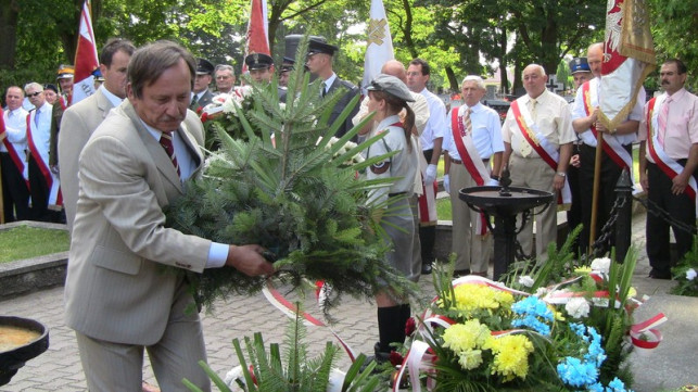 Kutnianie w hołdzie walczącym powstańcom - Zdjęcie główne