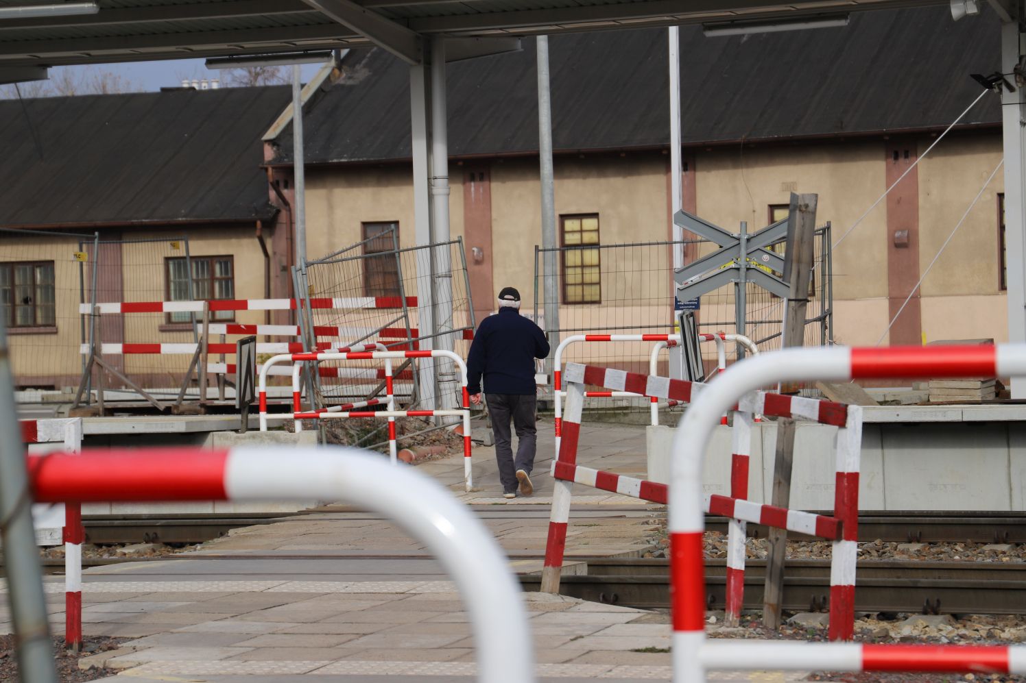 Opóźnienia prac na kutnowskiej stacji wciąż postępują