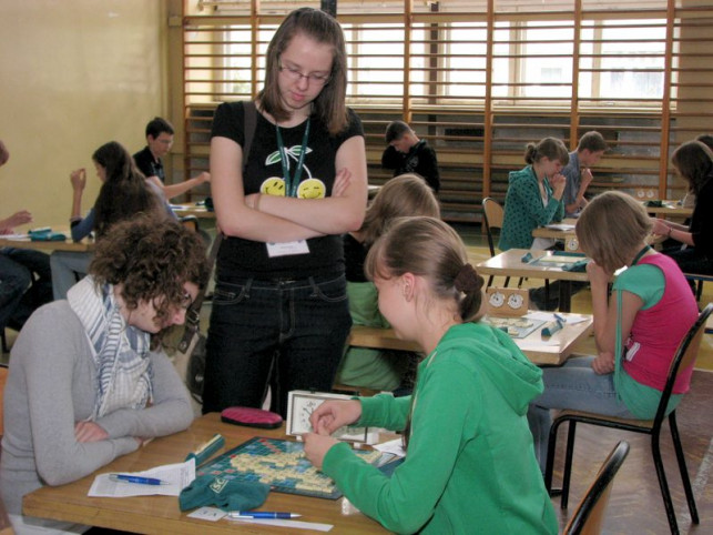 Gimnazjaliści zagrali w scrabble - Zdjęcie główne