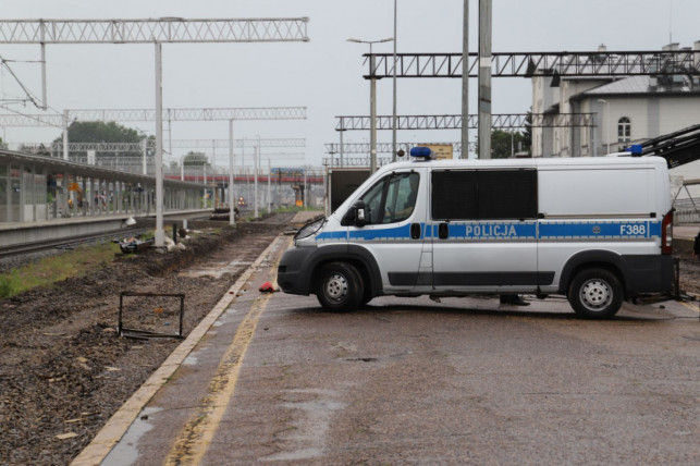 Mężczyzna zginął na stacji PKP w Kutnie w wyniku upadku z dużej wysokości