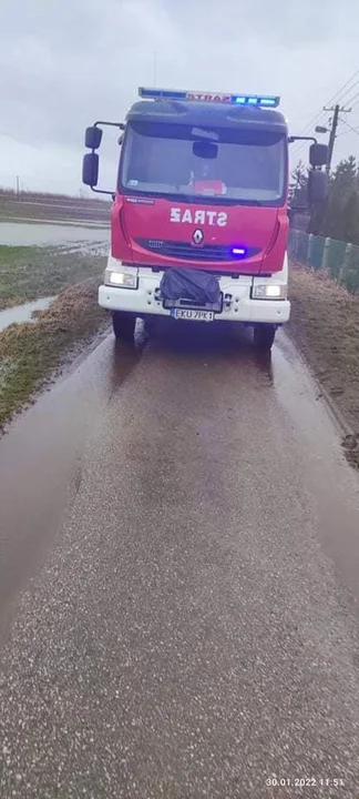 Strażacy z powiatu kutnowskiego interweniowali kilkadziesiąt razy w związku z ostatnimi wichurami, które przeszły przez region