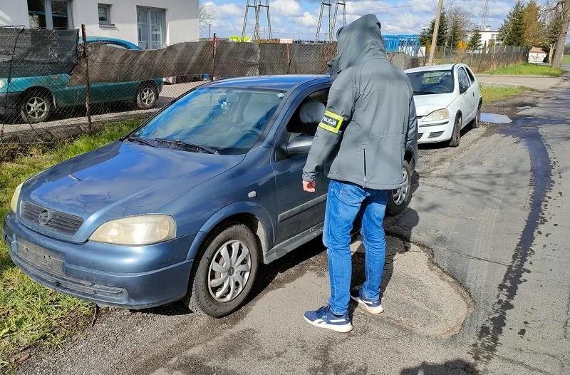 Kradli samochody, rozbierali je na części i przewozili do sąsiedniego powiatu. Są już w rękach policji [ZDJĘCIA] - Zdjęcie główne