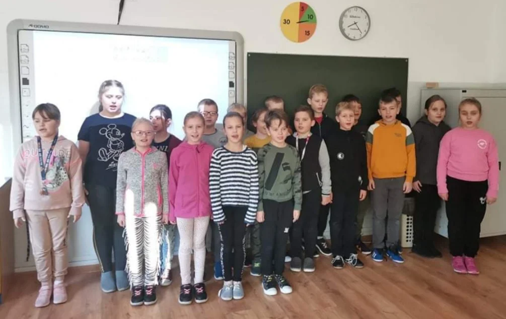 Uczniowie SP nr 6 śpiewali "Mazurka Dąbrowskiego"