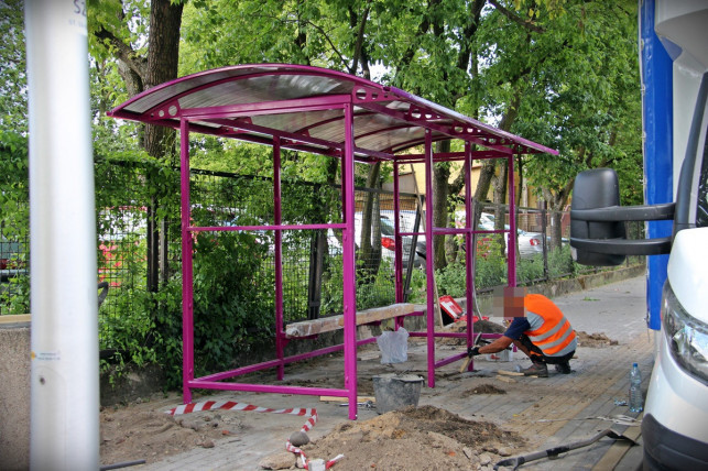 Nowe wiaty nie tylko w centrum. Koniec montażu na dniach - Zdjęcie główne